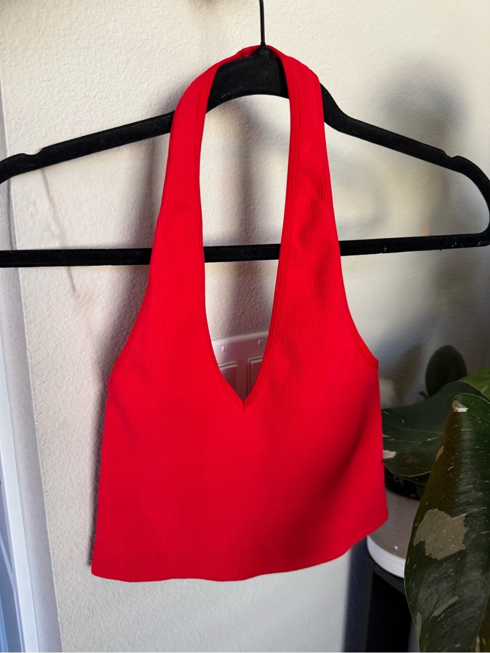 Red Halter V-Neck Crop Top - Women - Picture 1 of 3
